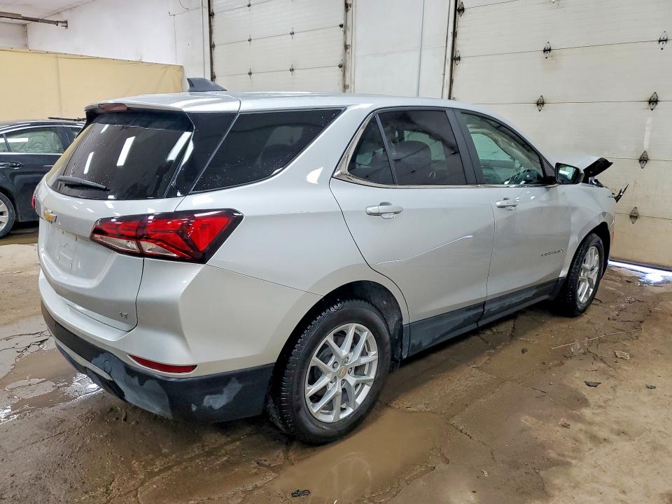 Photo 3 from auction – 2022 CHEVROLET EQUINOX with VIN 3GNAXKEV4NL197997