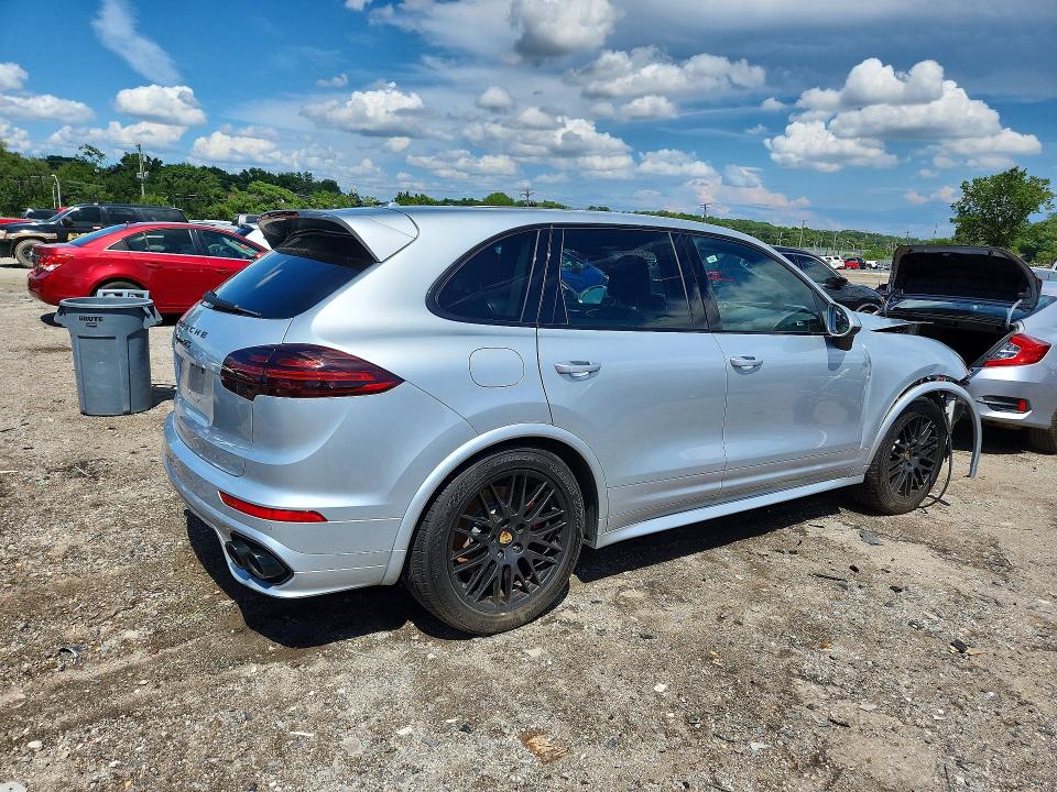 Photo 3 from auction – 2016 PORSCHE CAYENNE with VIN WP1AD2A23GLA76792