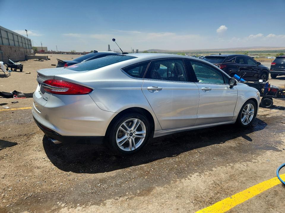 Photo 3 from auction – 2018 FORD FUSION with VIN 3FA6P0LU5JR169295