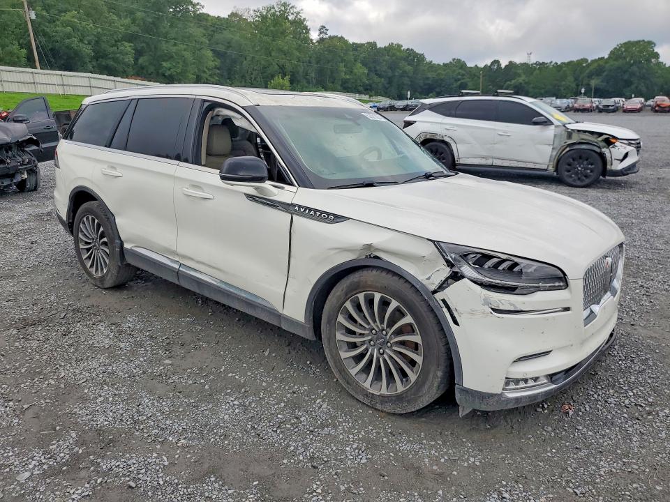 Photo 4 from auction – 2021 LINCOLN AVIATOR with VIN 5LM5J7WC0MGL04030