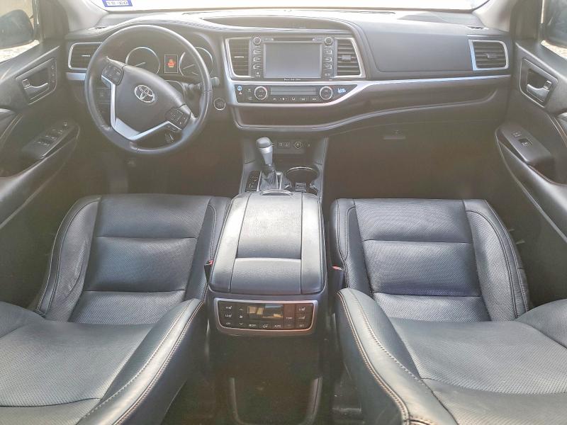 Photo 8 from auction – 2018 TOYOTA HIGHLANDER with VIN 5TDYZRFH2JS234875