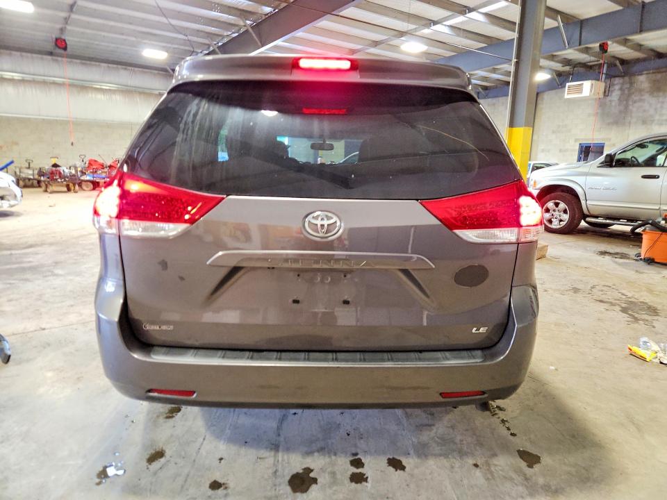 Photo 6 from auction – 2013 TOYOTA SIENNA with VIN 5TDKK3DC8DS376568