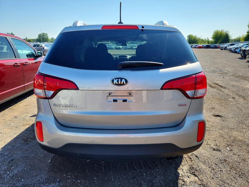 Photo 6 from auction – 2014 KIA SORENTO with VIN 5XYKT3A63EG525477