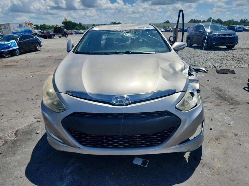 Photo 5 from auction – 2013 HYUNDAI SONATA with VIN KMEC4A47DA080852