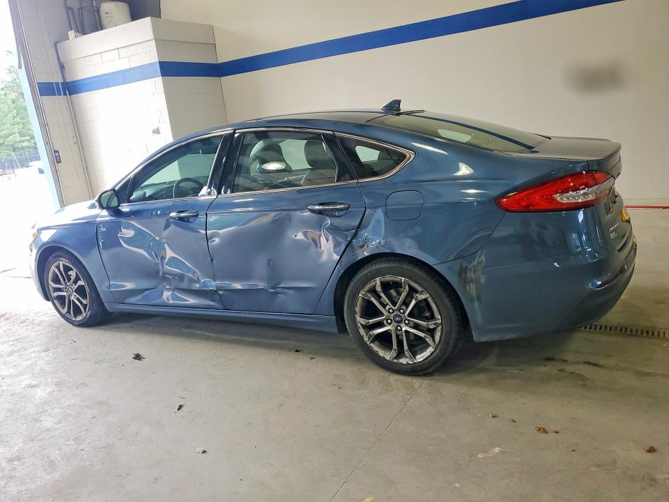 Photo 2 from auction – 2019 FORD FUSION with VIN 3FA6P0CD9KR233842
