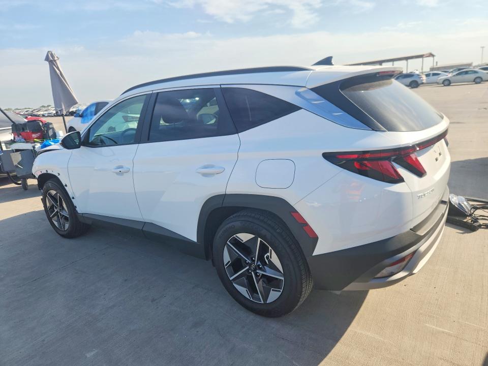 Photo 2 from auction – 2026 HYUNDAI TUCSON with VIN 5NMJB3DE8TH663648