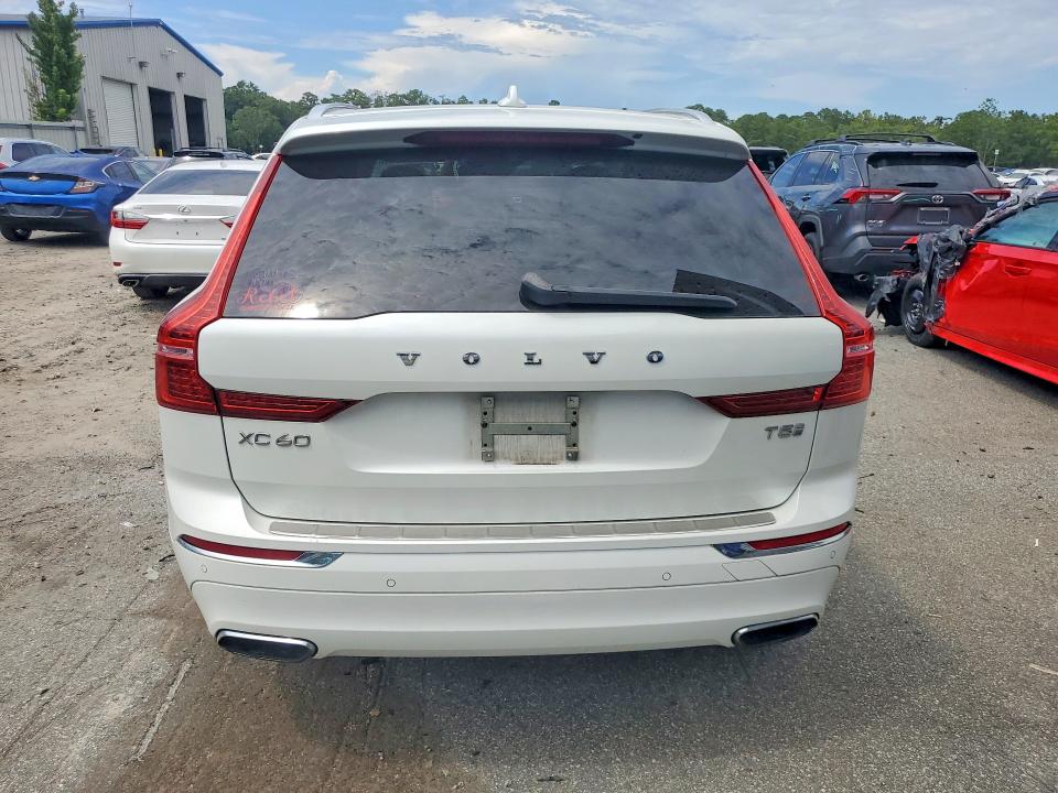 Photo 6 from auction – 2019 VOLVO XC60 with VIN LYV102DL4KB296926
