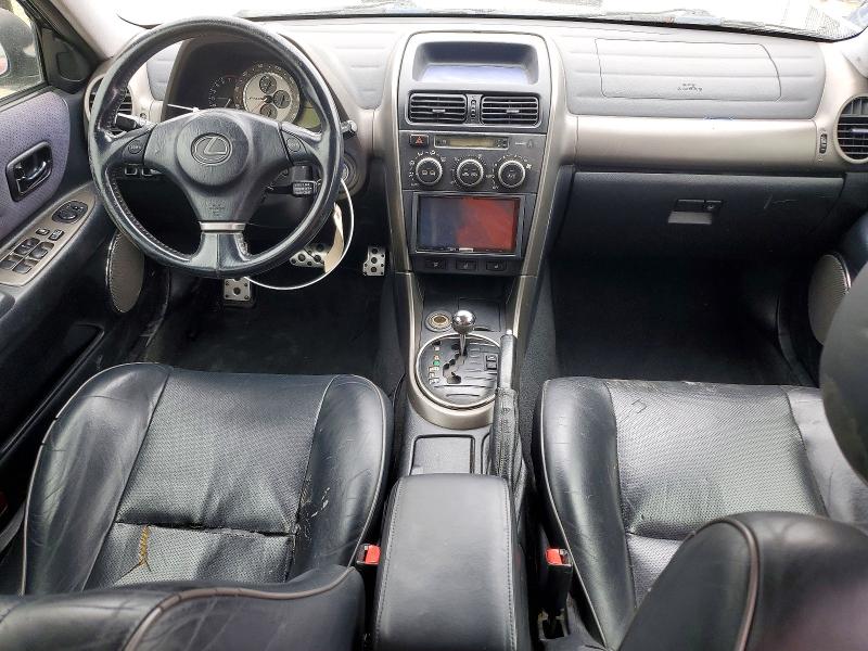 Photo 8 from auction – 2002 LEXUS IS with VIN JTHED192120038634