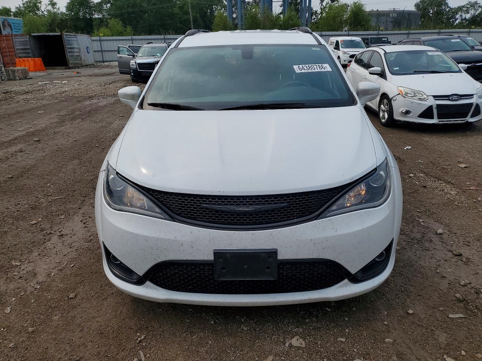 Photo 5 from auction – 2019 CHRYSLER PACIFICA with VIN 2C4RC1BG0KR550239