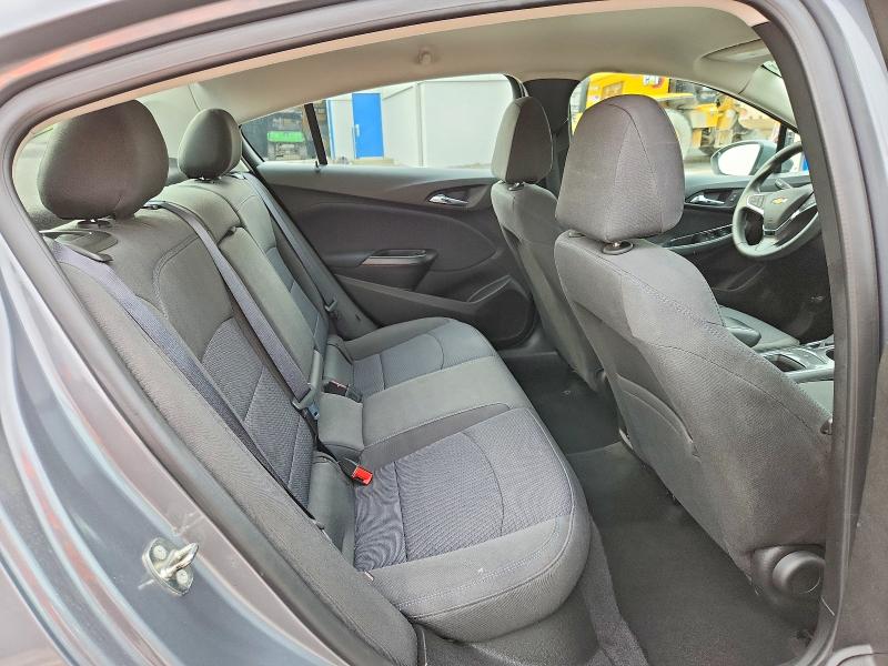 Photo 10 from auction – 2018 CHEVROLET CRUZE with VIN 1G1BE5SM0J7145337