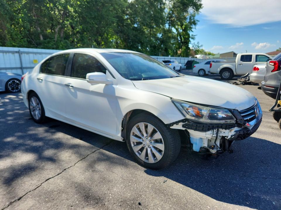 Photo 4 from auction – 2014 HONDA ACCORD with VIN 1HGCR2F8XEA042514
