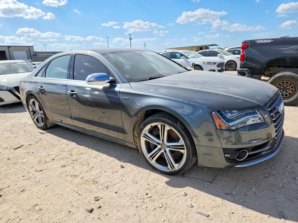 Foto 4 de la subasta – 2014 AUDI S8 con VIN WAUD2AFD2EN005686
