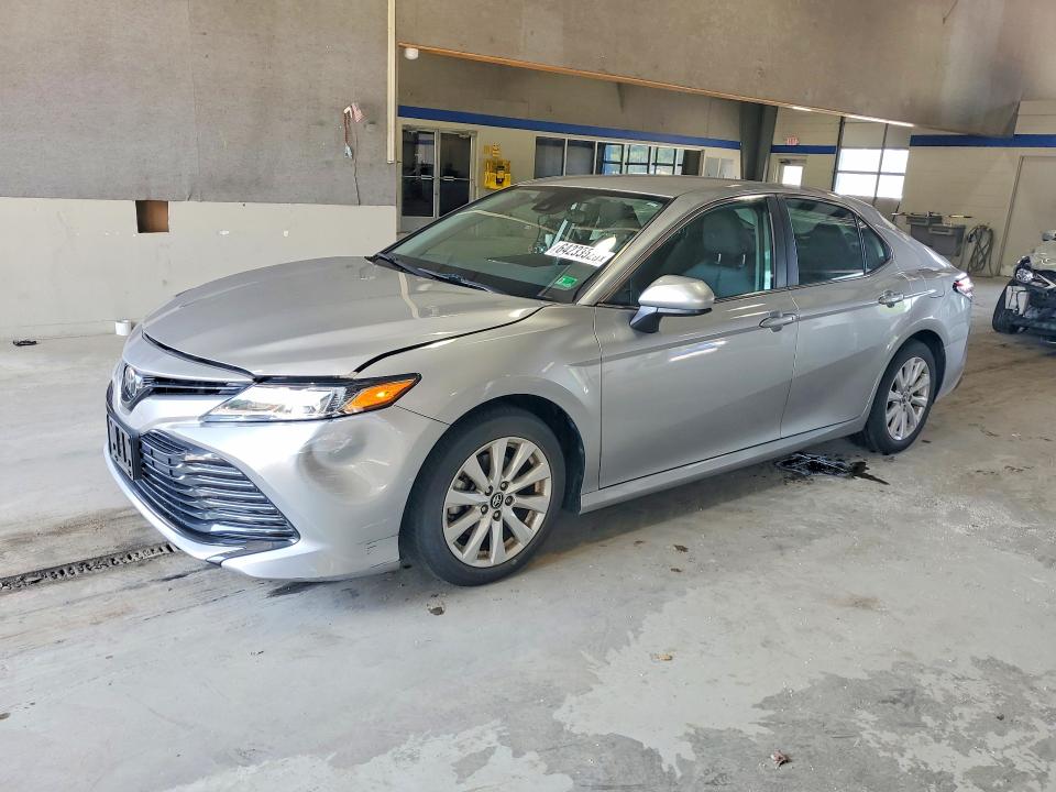 Photo 1 from auction – 2019 TOYOTA CAMRY with VIN 4T1B11HK2KU803868