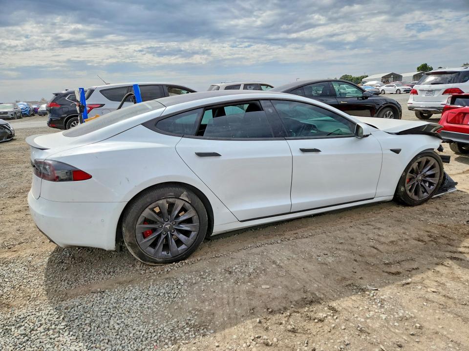 Photo 3 from auction – 2020 TESLA MODEL S with VIN 5YJSA1E45LF364685