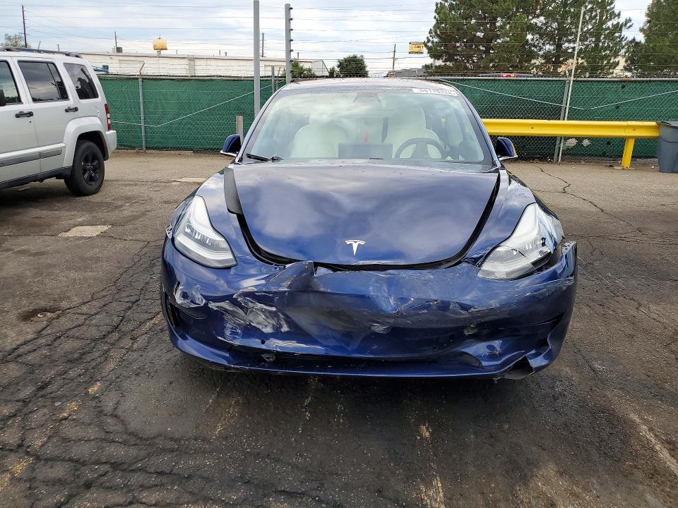 Foto 5 de la subasta – 2018 TESLA MODEL 3 con VIN 5YJ3E1EBXJF097838