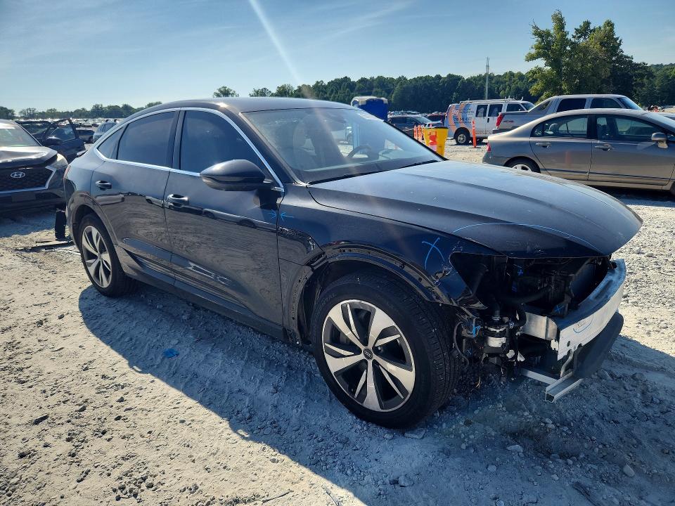 Фото 4 с аукциона – 2024 AUDI Q8 E-TRON с VIN WA1CABGE9RB017589