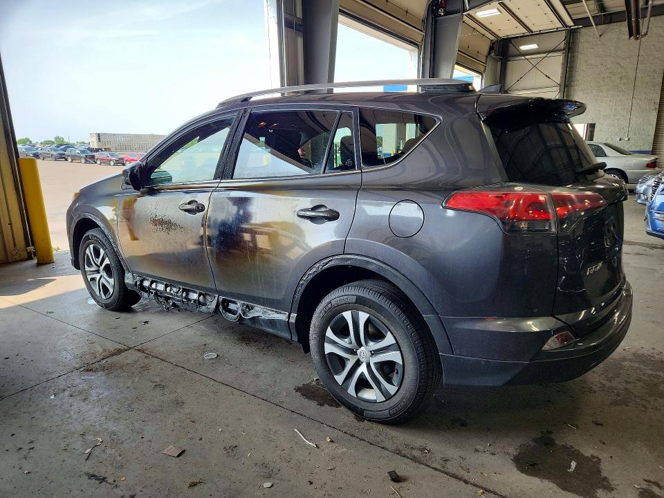 Photo 2 from auction – 2018 TOYOTA RAV4 with VIN JTMBFREV0JJ736027