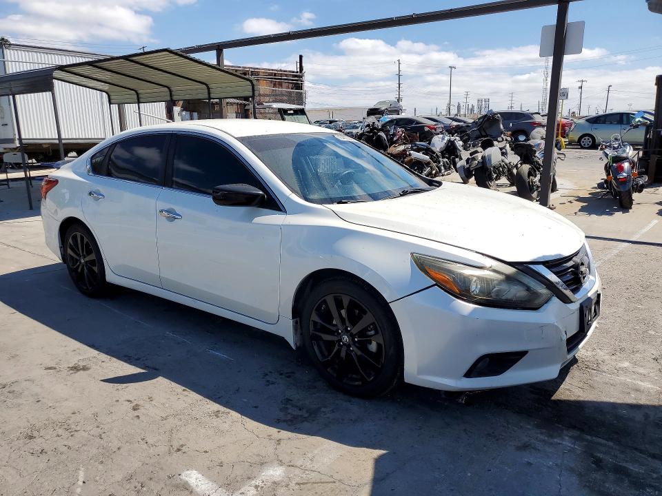 Photo 4 from auction – 2017 NISSAN ALTIMA with VIN 1N4AL3AP5HC184764