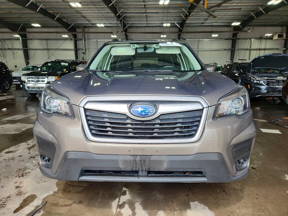 Photo 5 from auction – 2019 SUBARU FORESTER with VIN JF2SKAEC6KH568464