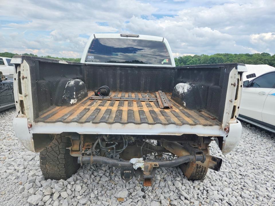 Photo 6 from auction – 2004 CHEVROLET SILVERADO with VIN 1GCHK23114F132698