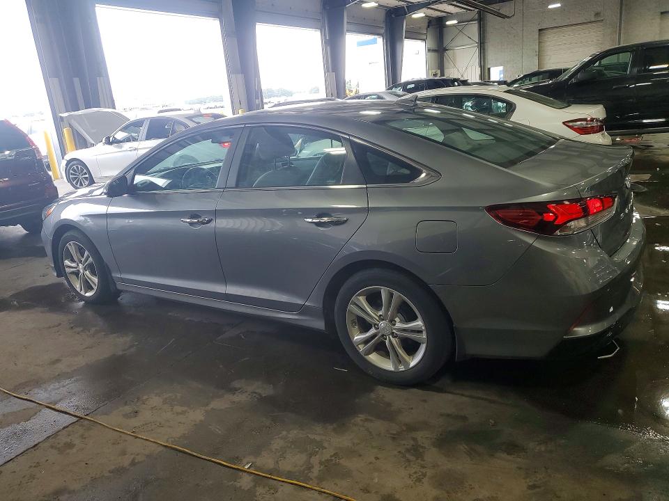 Photo 2 from auction – 2018 HYUNDAI SONATA with VIN 5NPE34AF2JH712361