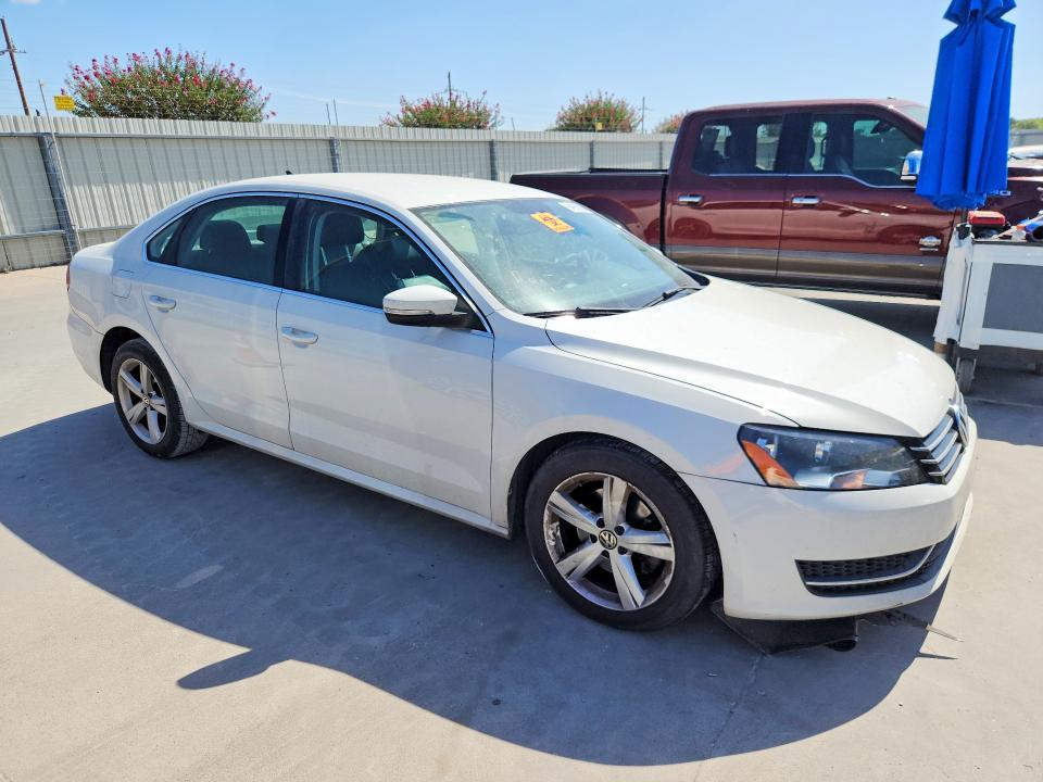 Photo 4 from auction – 2014 VOLKSWAGEN PASSAT with VIN 1VWBT7A39EC036810
