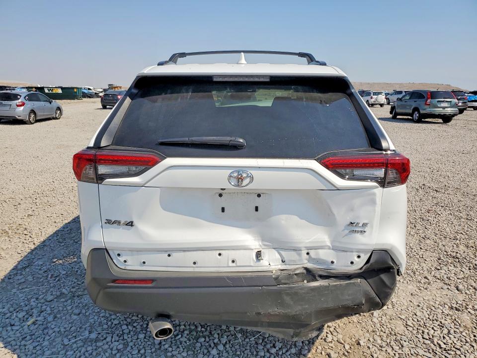 Photo 6 from auction – 2021 TOYOTA RAV4 with VIN 2T3P1RFV6MC148238