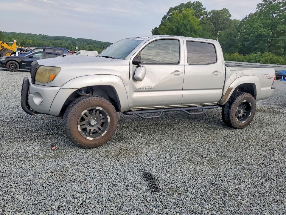 TOYOTA TACOMA 2011 with VIN 3TMLU4ENXBM077505 - Photo from auction