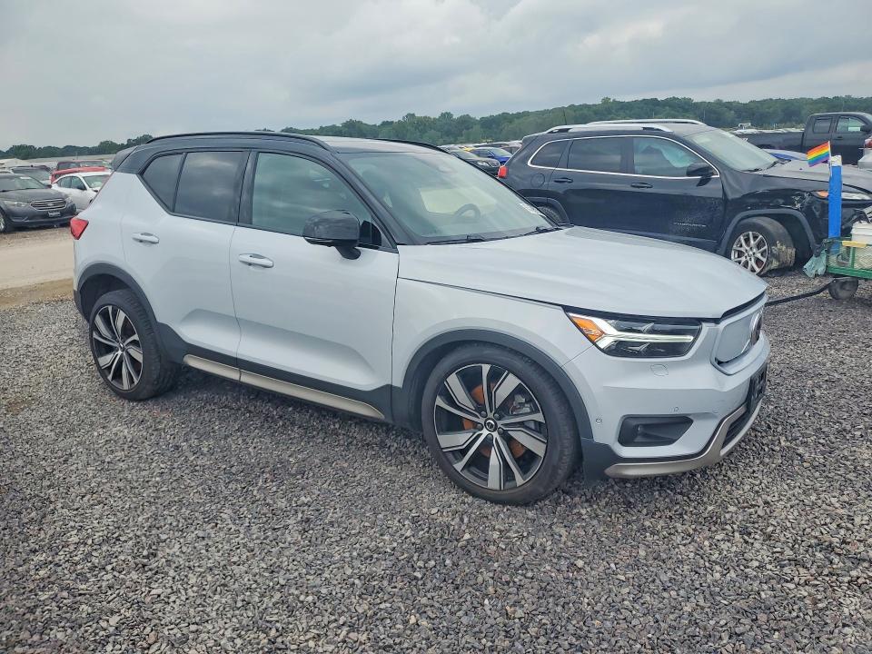 Photo 4 from auction – 2022 VOLVO XC40 with VIN YV4ED3UB2N2677437