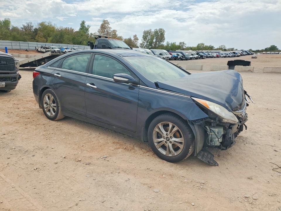 Photo 4 from auction – 2012 HYUNDAI SONATA with VIN 5NPEC4AC0CH350121