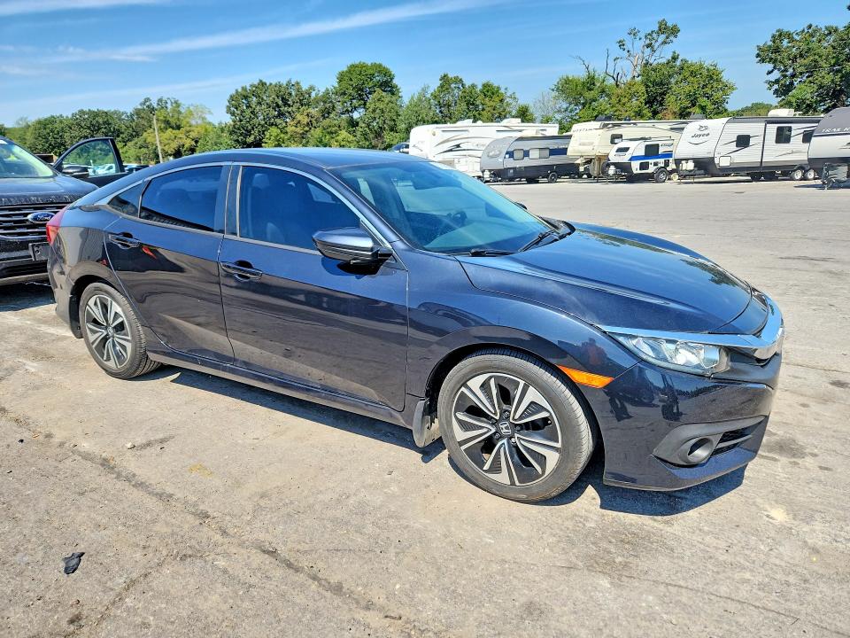 Photo 4 from auction – 2016 HONDA CIVIC with VIN 19XFC2F59GE082117