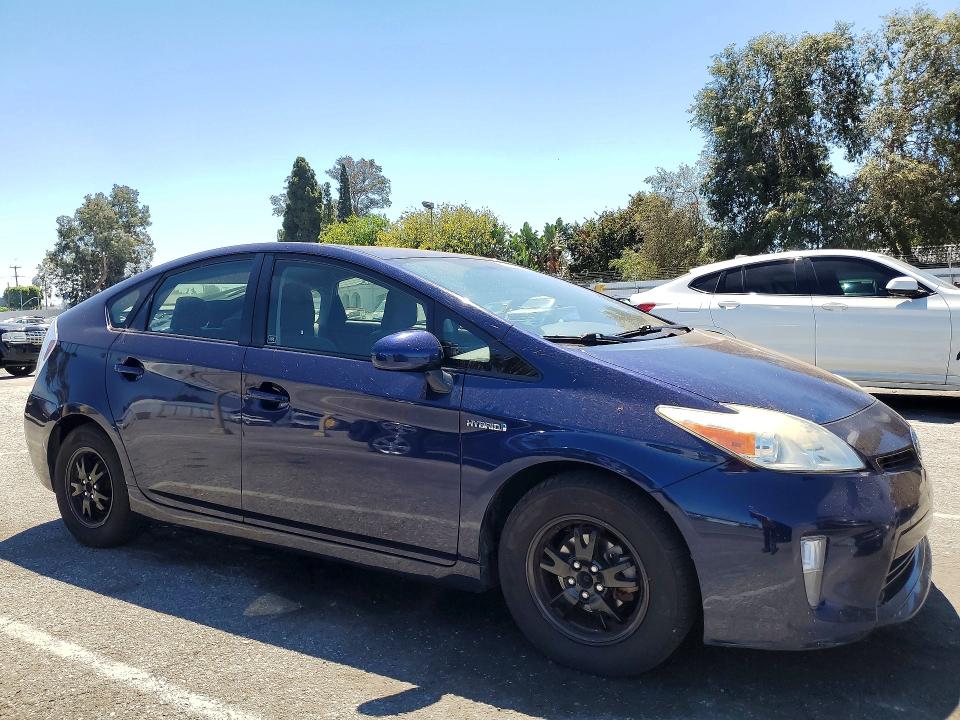 Foto 4 de la subasta – 2014 TOYOTA PRIUS con VIN JTDKN3DU4E0372523