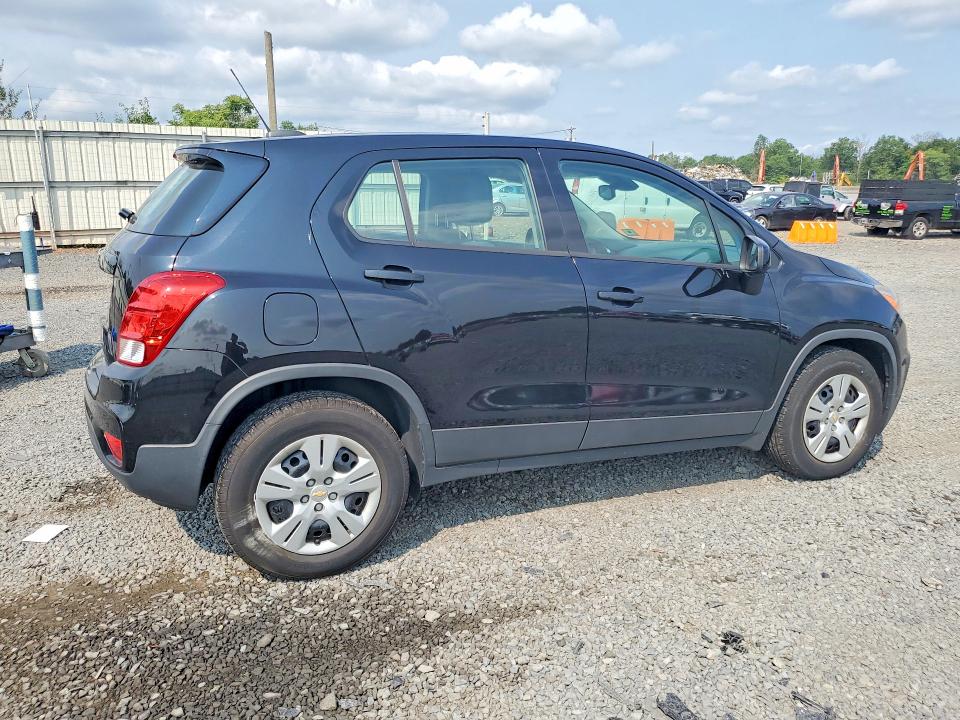 Photo 3 from auction – 2017 CHEVROLET TRAX with VIN 3GNCJKSB7HL207690