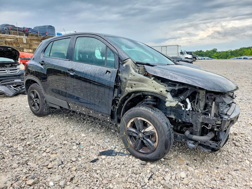 Photo 4 from auction – 2017 CHEVROLET TRAX with VIN 3GNCJNSBXHL230995