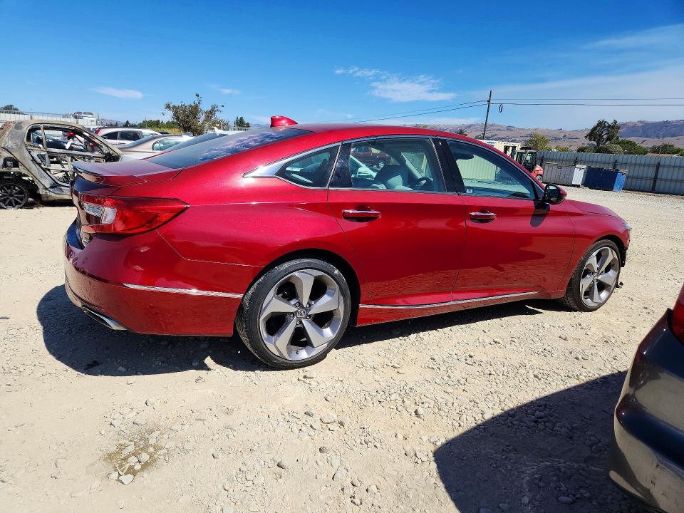 Photo 3 from auction – 2018 HONDA ACCORD with VIN 1HGCV2F93JA020742