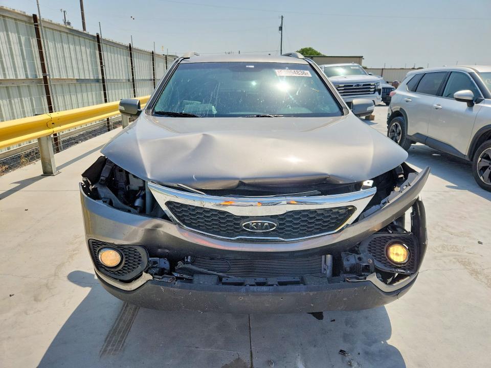 Photo 5 from auction – 2011 KIA SORENTO with VIN 5XYKT4A13BG110200