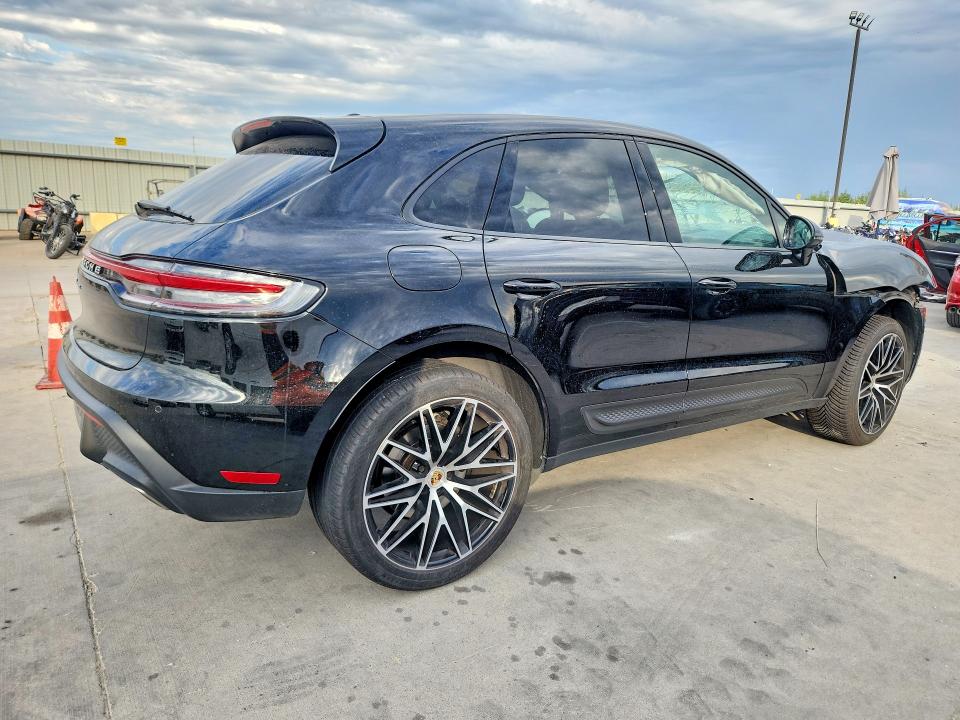 Photo 3 from auction – 2022 PORSCHE MACAN with VIN WP1AA2A57NLB08837
