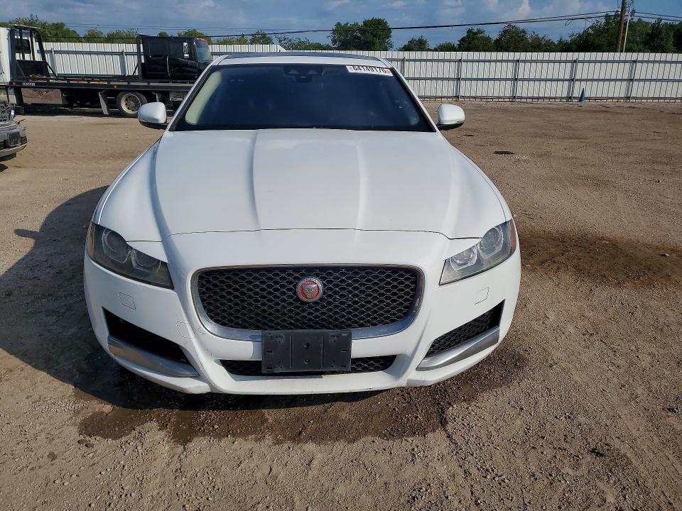 Photo 5 from auction – 2018 JAGUAR XF with VIN SAJBR4FX7JCY70596