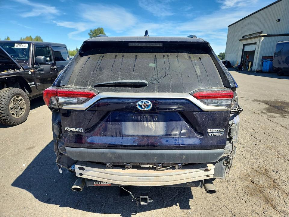 Photo 6 from auction – 2020 TOYOTA RAV4 with VIN JTMDWRFV9LD527989