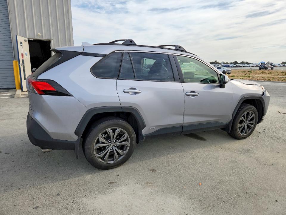 Photo 3 from auction – 2025 TOYOTA RAV4 with VIN JTMB6RFV0SD156341