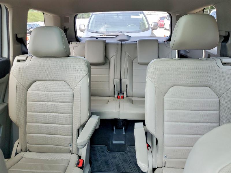 Photo 10 from auction – 2018 VOLKSWAGEN ATLAS with VIN 1V2NR2CA2JC532487