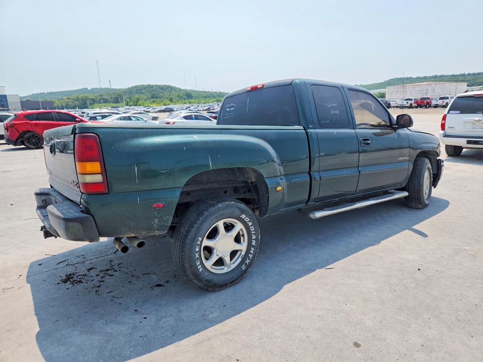 Photo 3 from auction – 2002 GMC SIERRA with VIN 2GTFK69U321372551