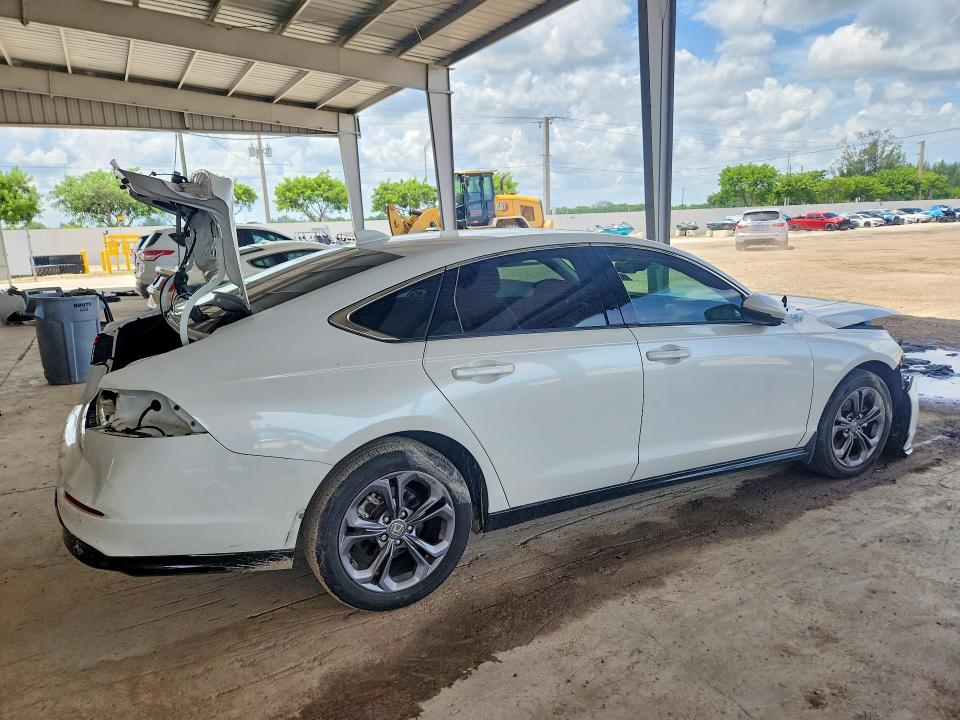 Photo 3 from auction – 2024 HONDA ACCORD with VIN 1HGCY2F69RA061207