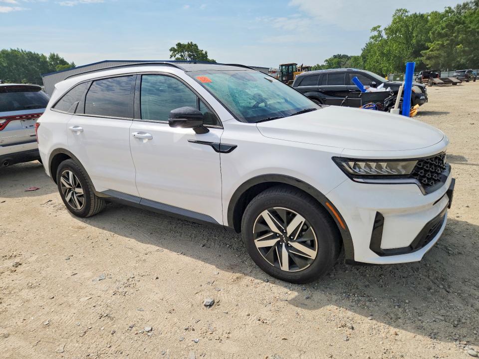 Photo 4 from auction – 2023 KIA SORENTO with VIN 5XYRL4LC0PG172027