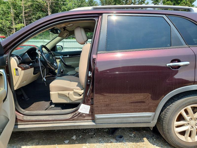 Photo 13 from auction – 2014 KIA SORENTO with VIN 5XYKT3A61EG479664