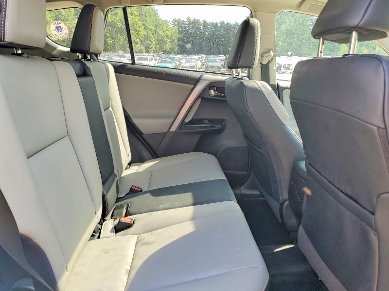 Photo 11 from auction – 2018 TOYOTA RAV4 with VIN 2T3DFREV2JW713424