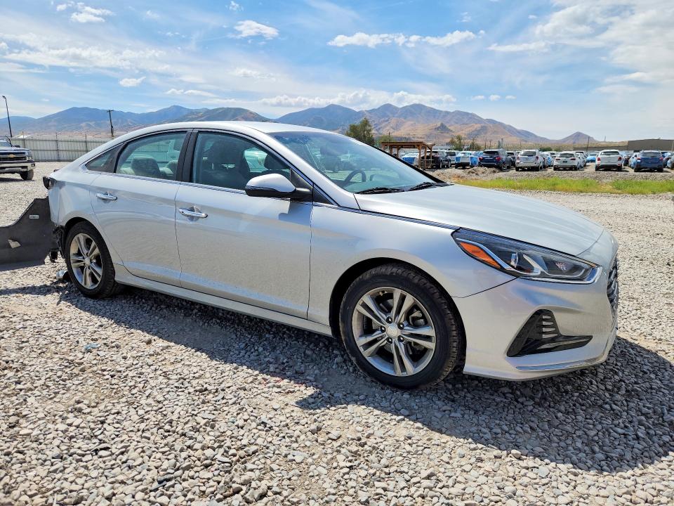 Photo 4 from auction – 2018 HYUNDAI SONATA with VIN 5NPE34AF5JH601125