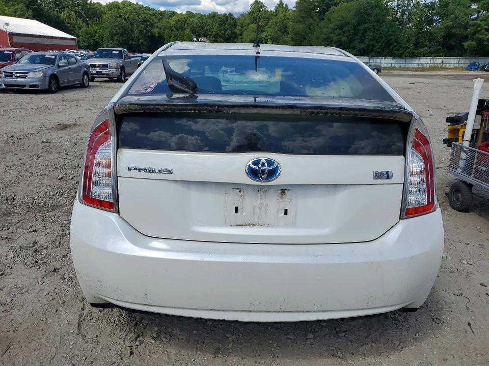 Photo 6 from auction – 2013 TOYOTA PRIUS with VIN JTDKN3DU0D0356107
