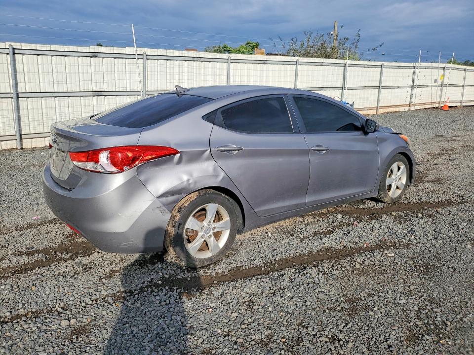 Photo 3 from auction – 2011 HYUNDAI ELANTRA with VIN KMHDH4AE9BU148991