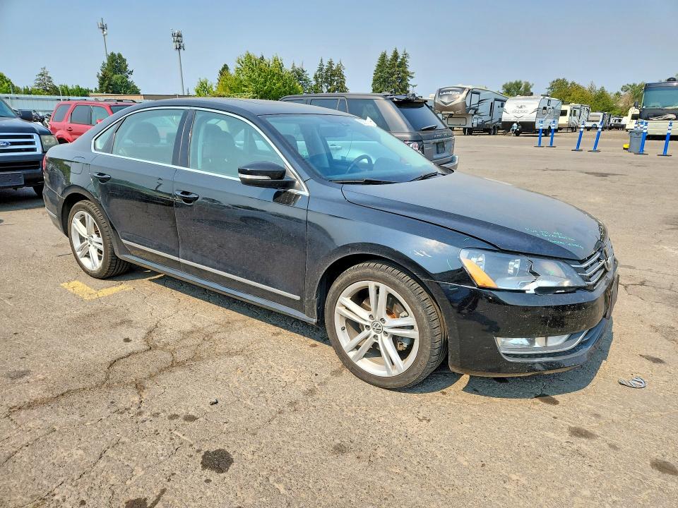 Photo 4 from auction – 2015 VOLKSWAGEN PASSAT with VIN 1VWBV7A3XFC118380